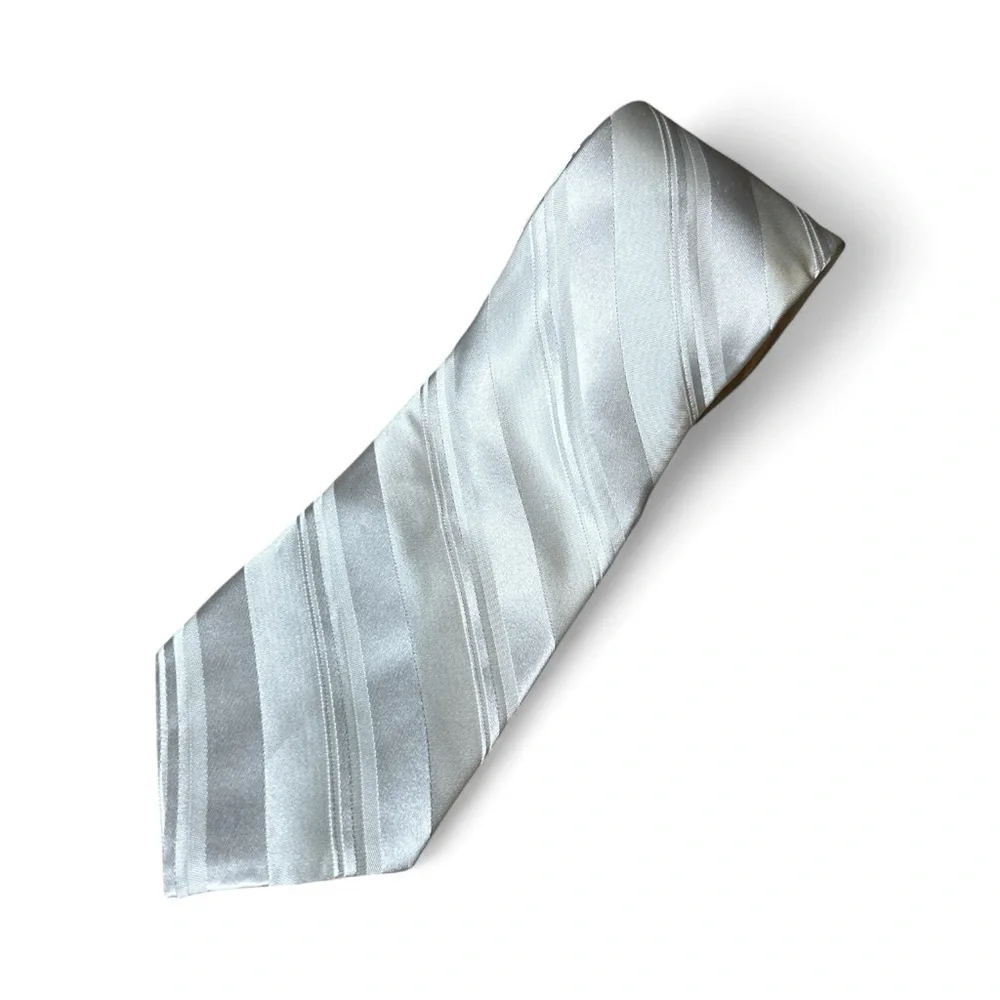 Stafford Elegant white‎ Striped Men's Tie